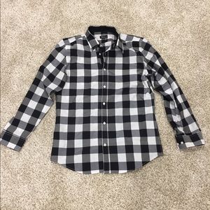 Long sleeve flannel pattern button up